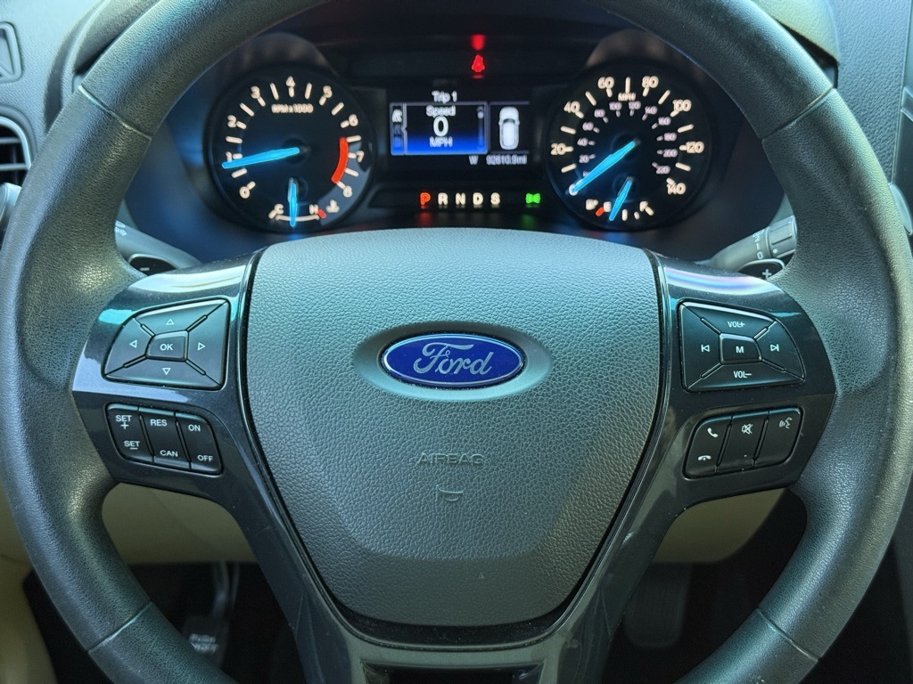 Vehicle image 14 of 18