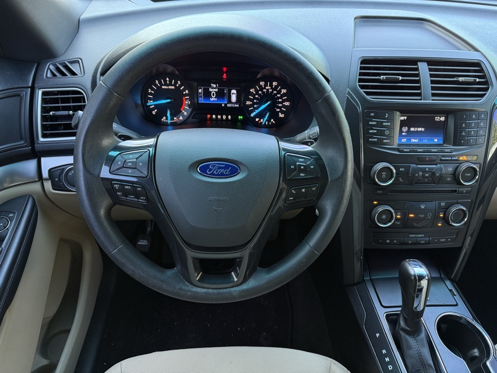 Vehicle image 8 of 18