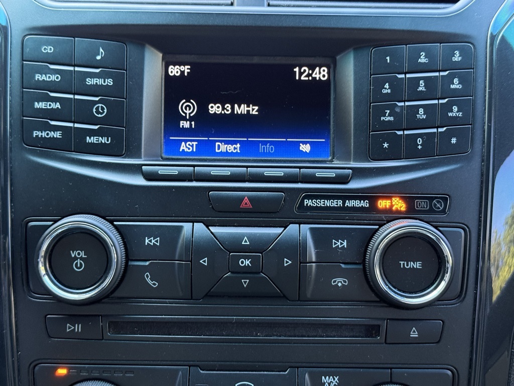 Vehicle image 10 of 18