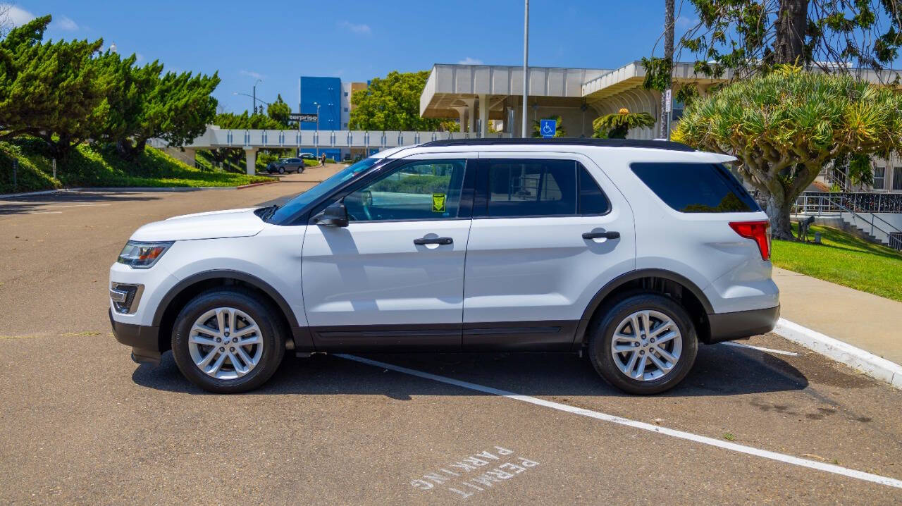 Vehicle image 10 of 29