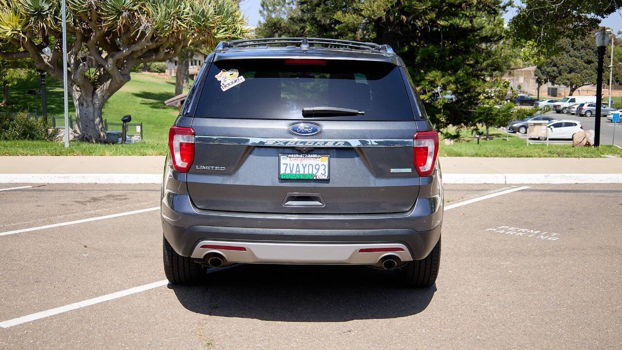 Vehicle image 8 of 32