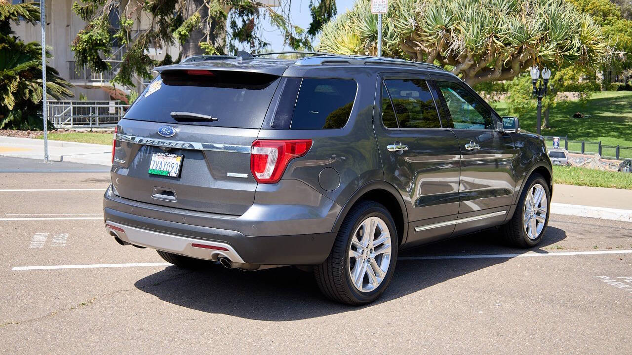 Vehicle image 7 of 32