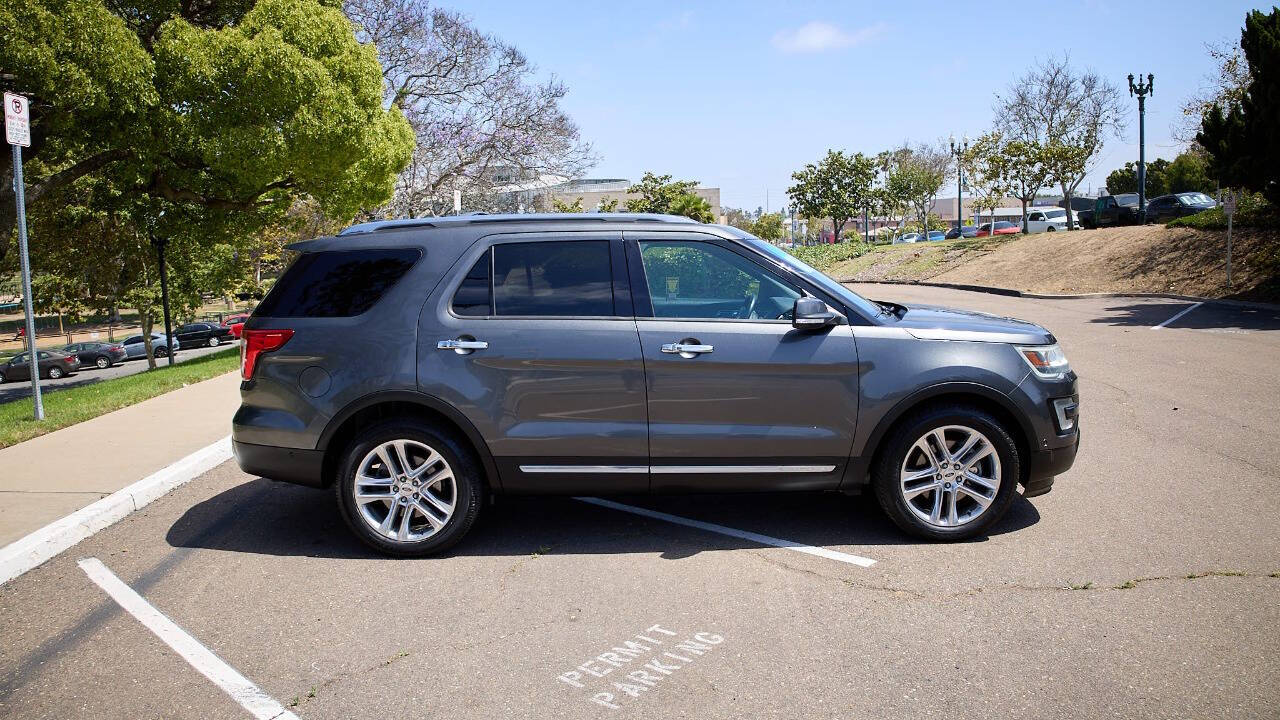 Vehicle image 6 of 32