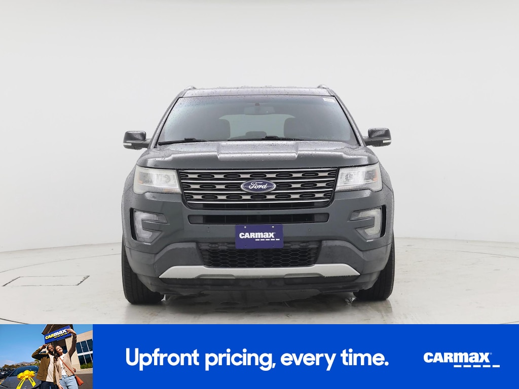 2016 Ford Explorer XLT Image 2 of 24