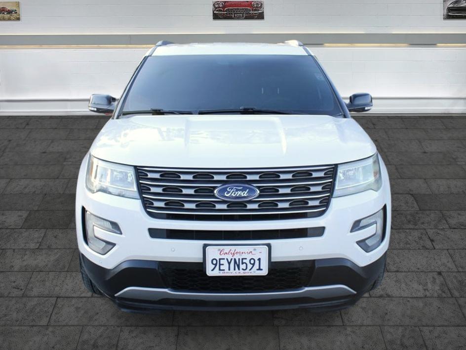 2016 Ford Explorer XLT Image 2 of 27