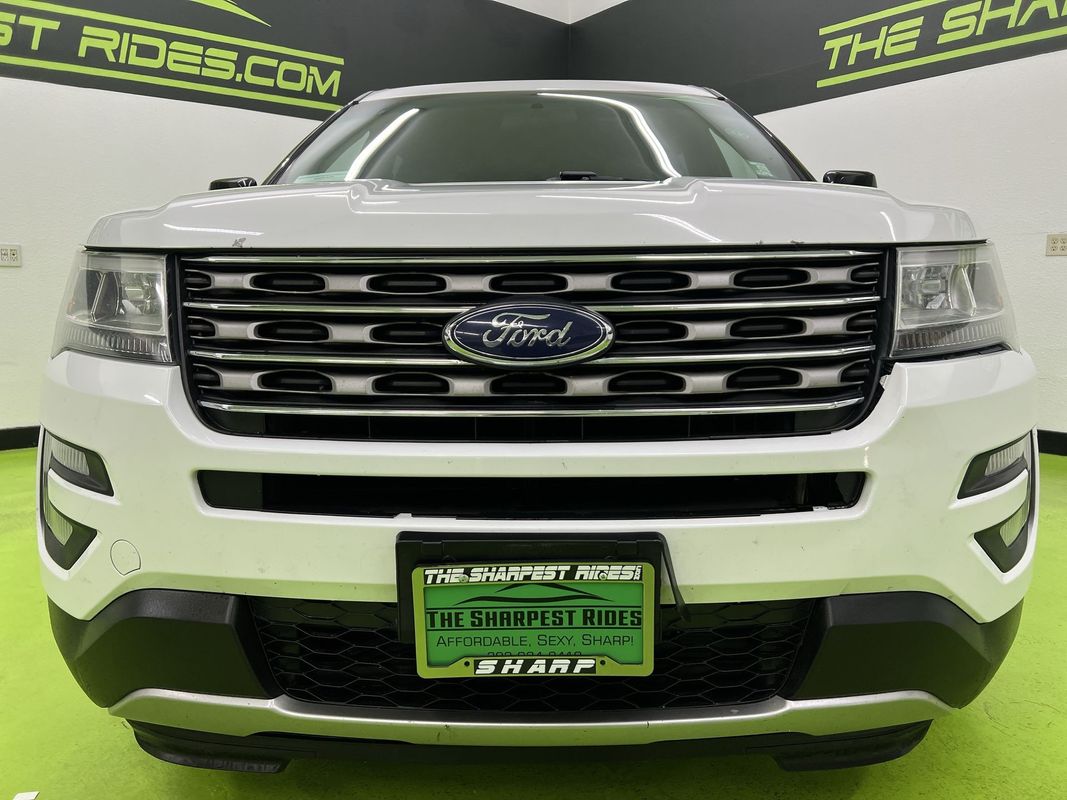 2016 Ford Explorer XLT Image 2 of 29