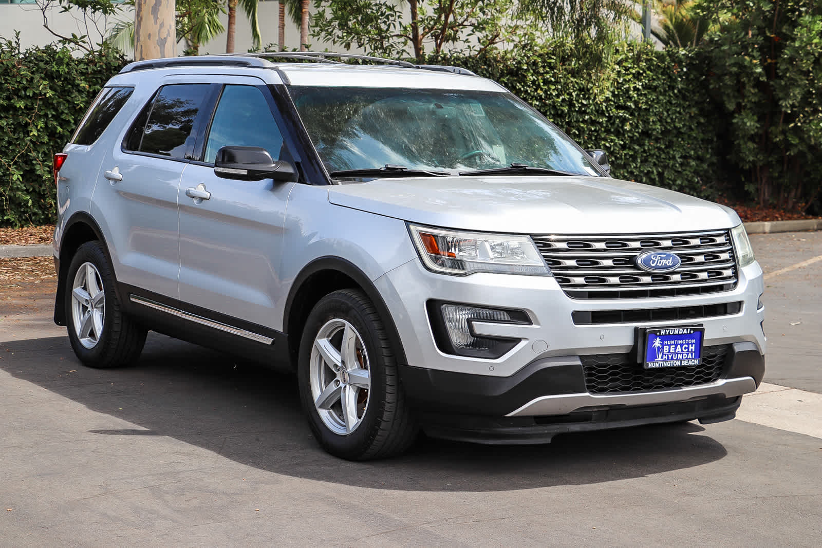 2016 Ford Explorer XLT Image 3 of 27