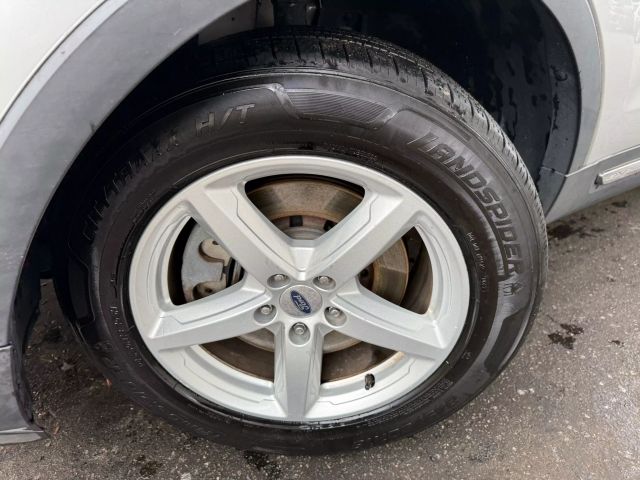 Vehicle image 41 of 51
