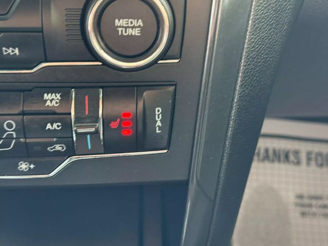 Vehicle image 31 of 51