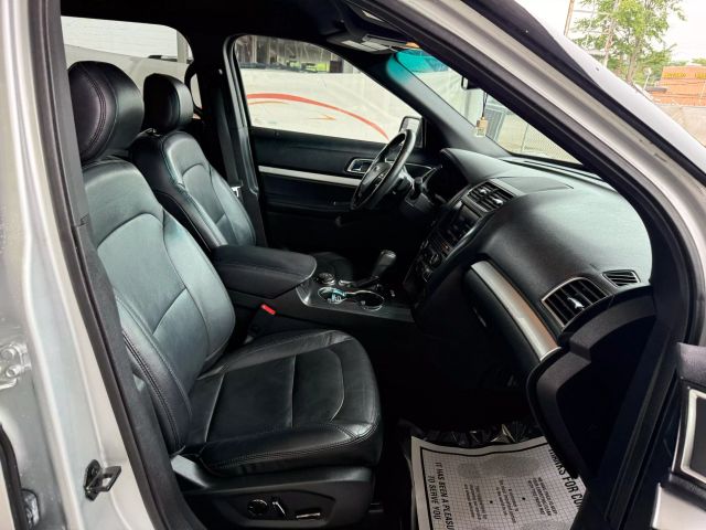 Vehicle image 26 of 51
