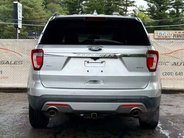 Vehicle image 9 of 51