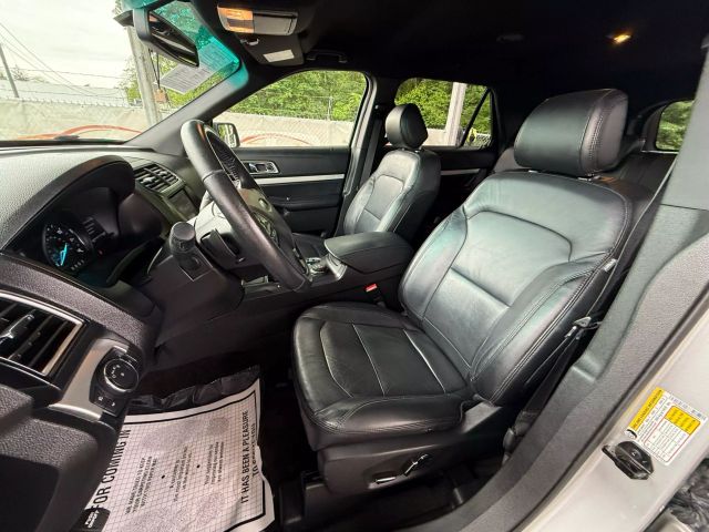Vehicle image 16 of 51