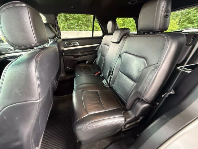 Vehicle image 19 of 51