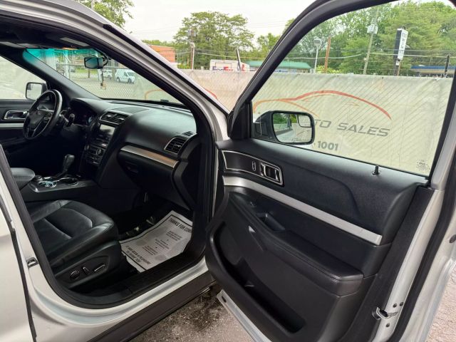 Vehicle image 25 of 51