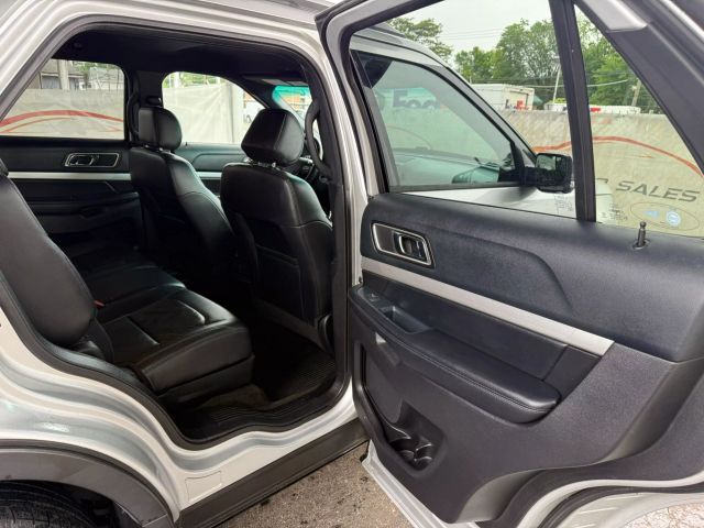 Vehicle image 22 of 51