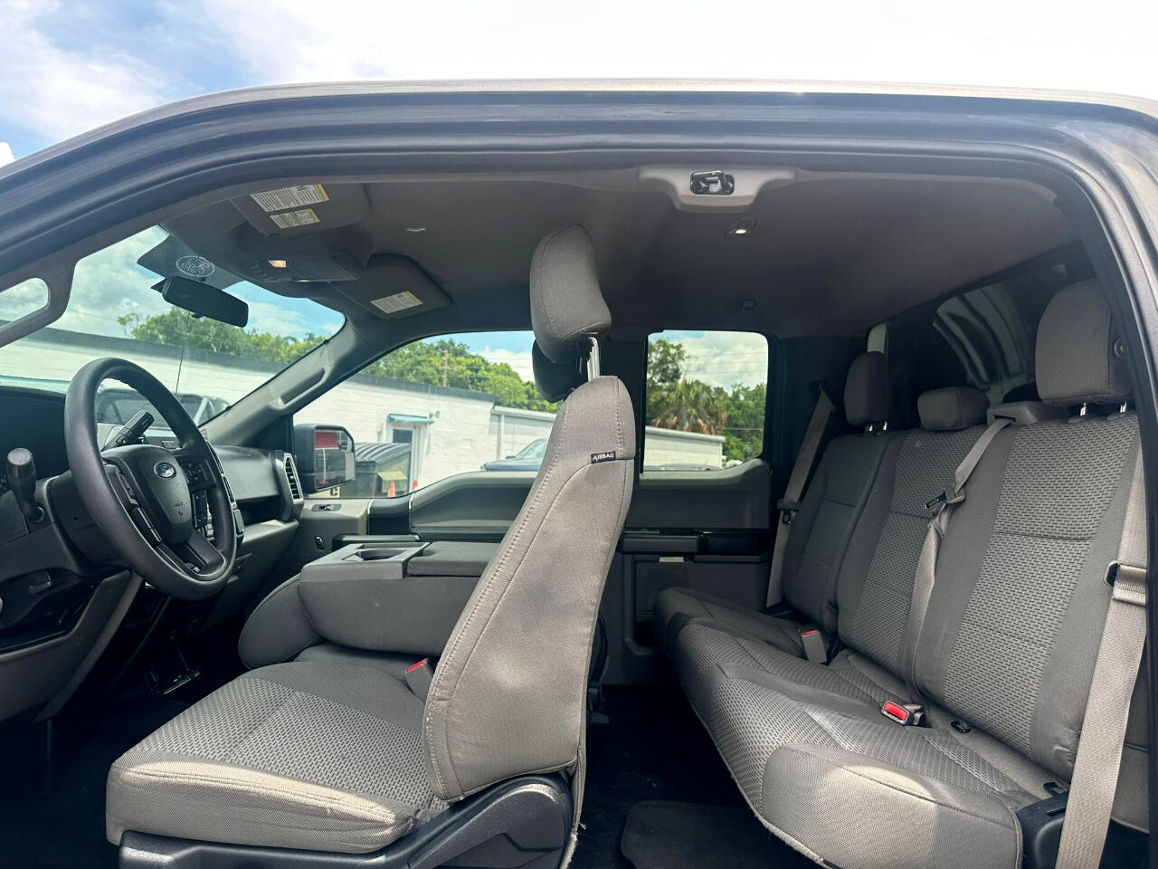 Vehicle image 13 of 19