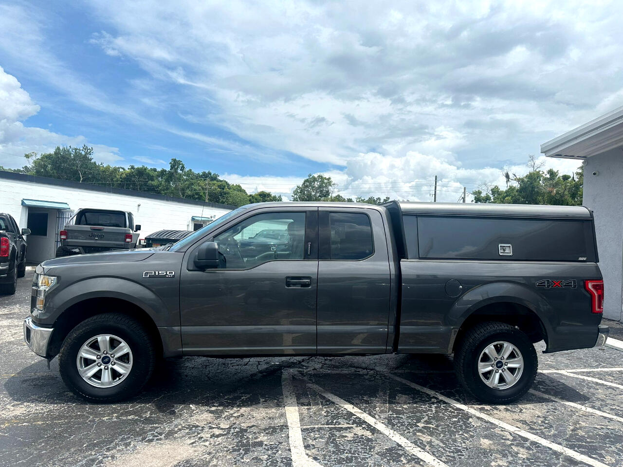 Vehicle image 8 of 19