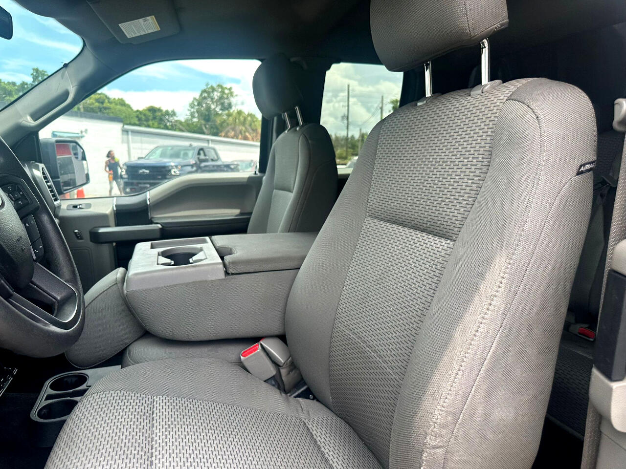 Vehicle image 11 of 19