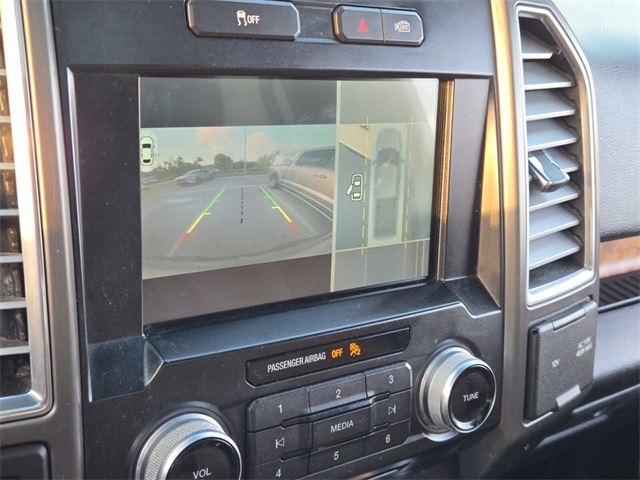 Vehicle image 19 of 24