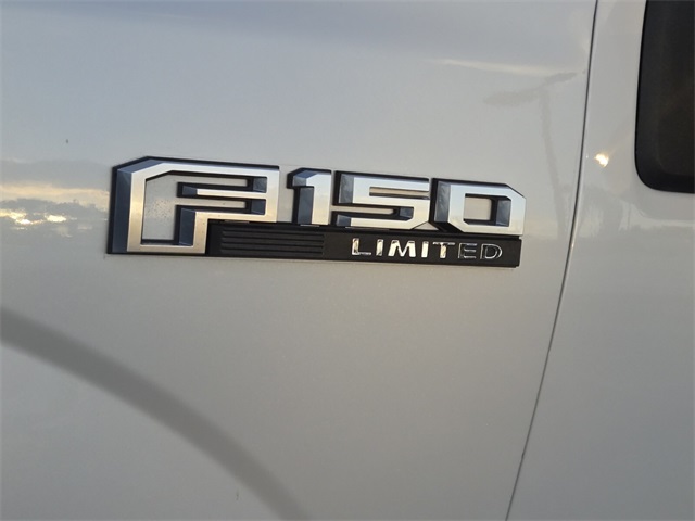 Vehicle image 8 of 24