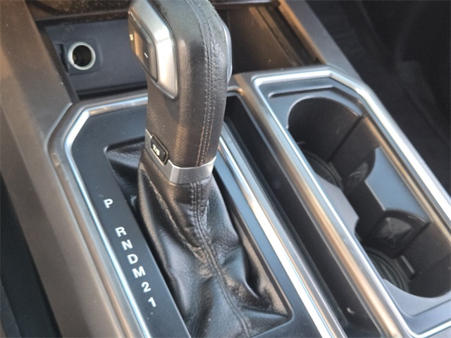Vehicle image 21 of 24