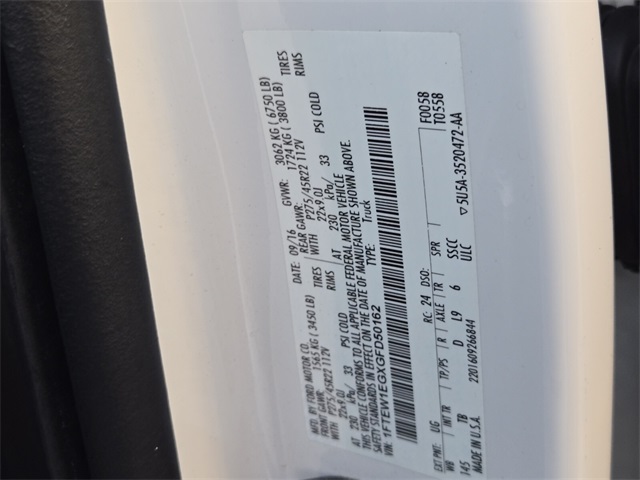 Vehicle image 17 of 24