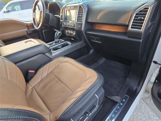 Vehicle image 14 of 24