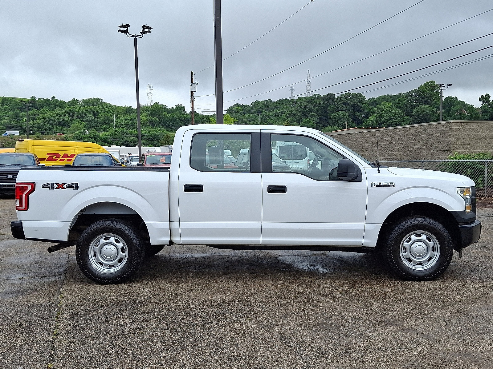 Vehicle image 4 of 31