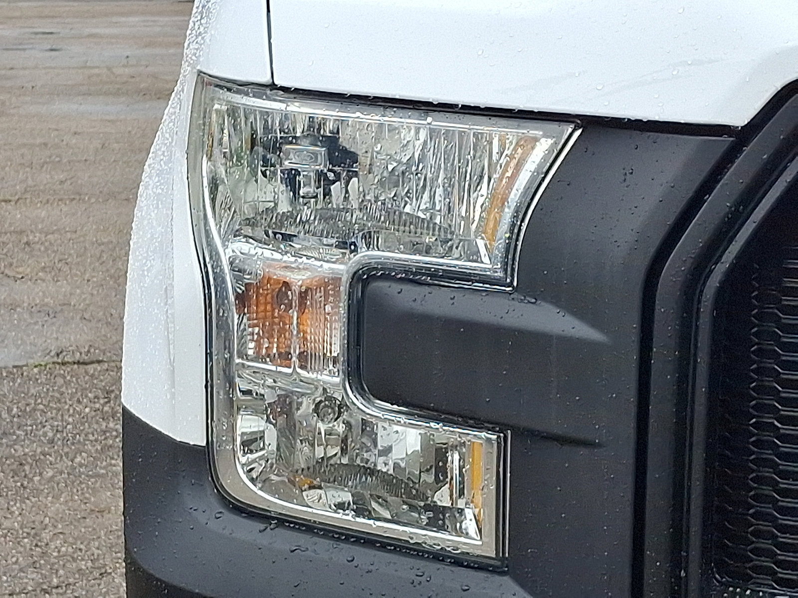 Vehicle image 28 of 31