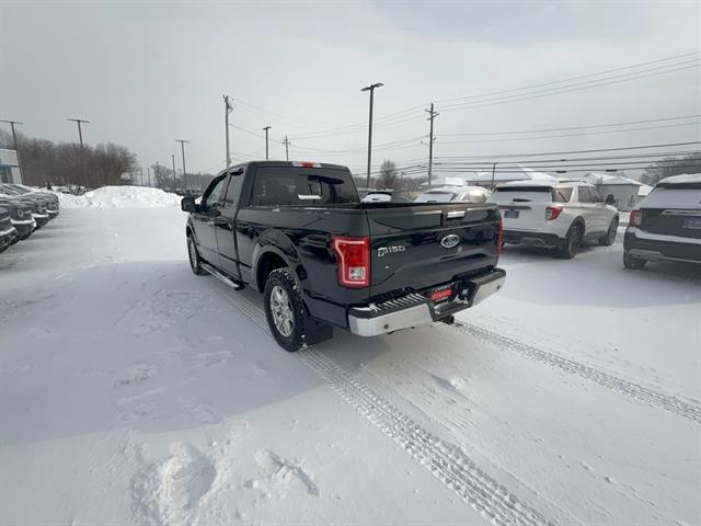 2016 Ford F-150 XLT Image 4 of 33