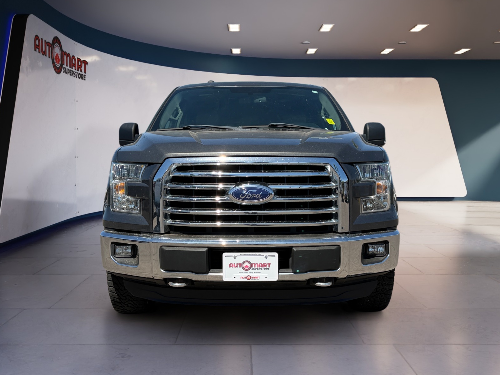 2016 Ford F-150 XLT Image 2 of 16