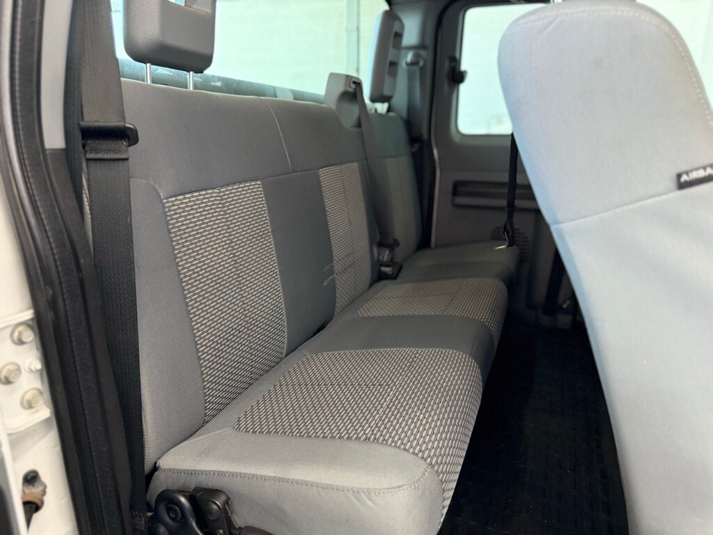 Vehicle image 47 of 48