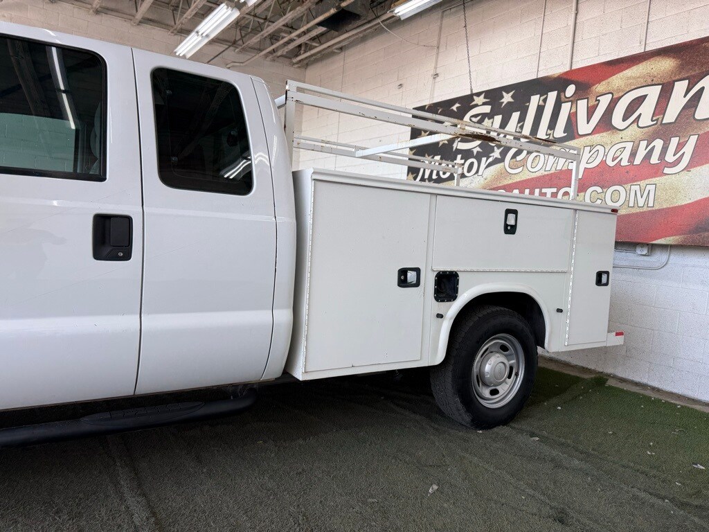 Vehicle image 8 of 48