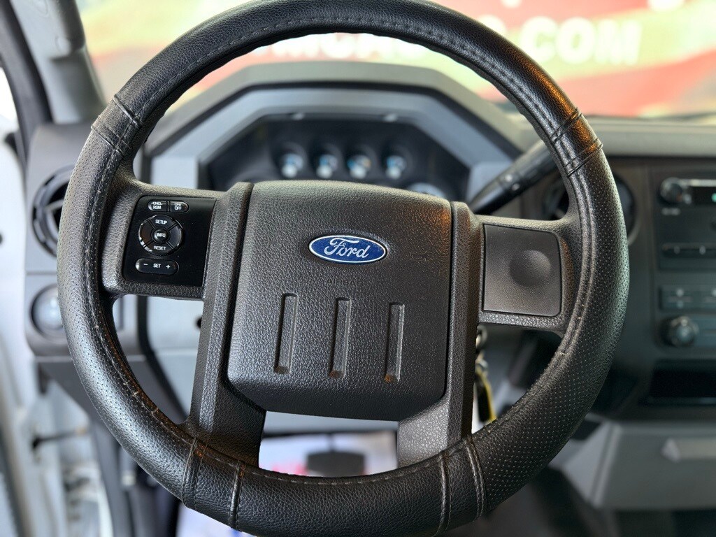 Vehicle image 25 of 48