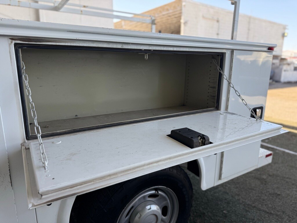 Vehicle image 18 of 48