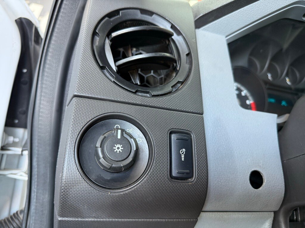 Vehicle image 29 of 48