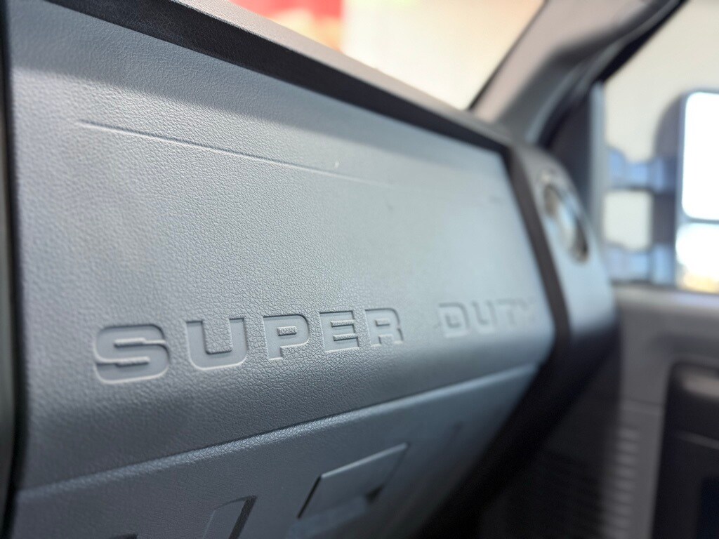 Vehicle image 35 of 48