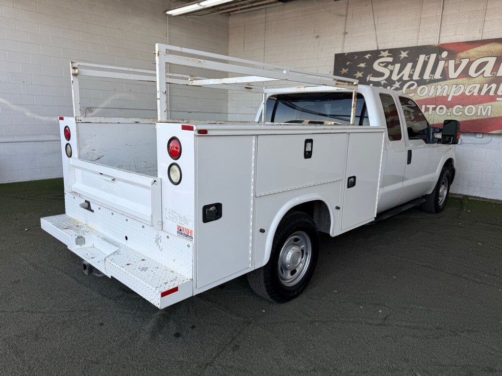 Vehicle image 7 of 48