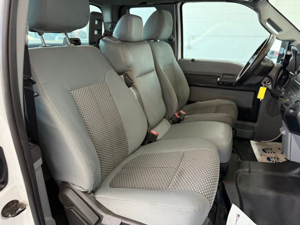 Vehicle image 42 of 48
