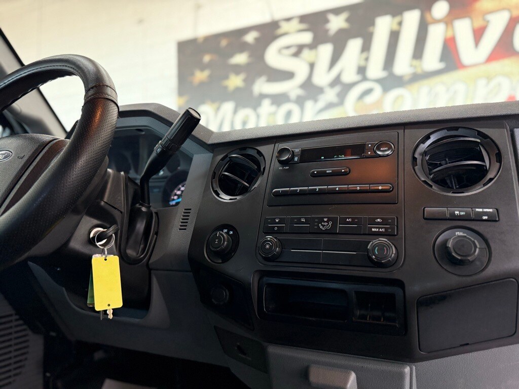 Vehicle image 46 of 48