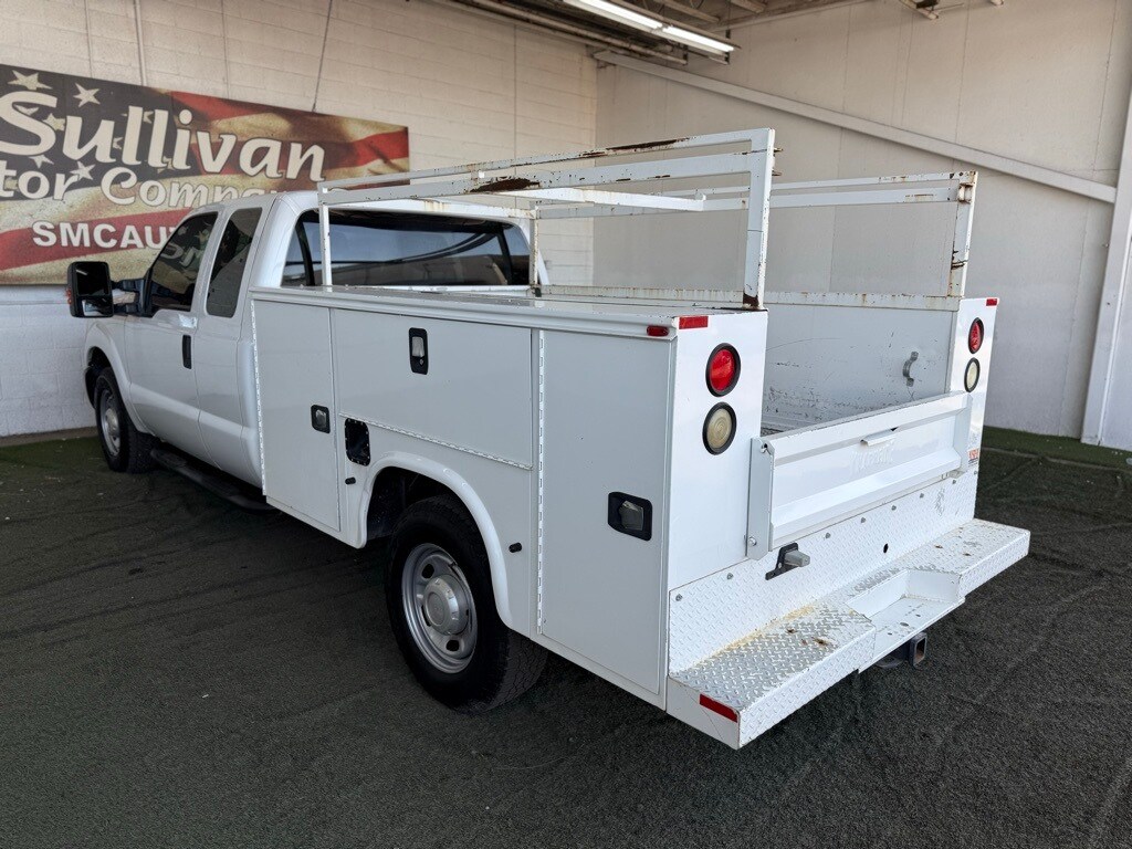 Vehicle image 10 of 48
