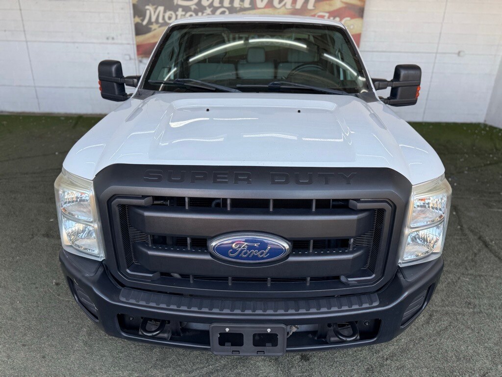 Vehicle image 4 of 48