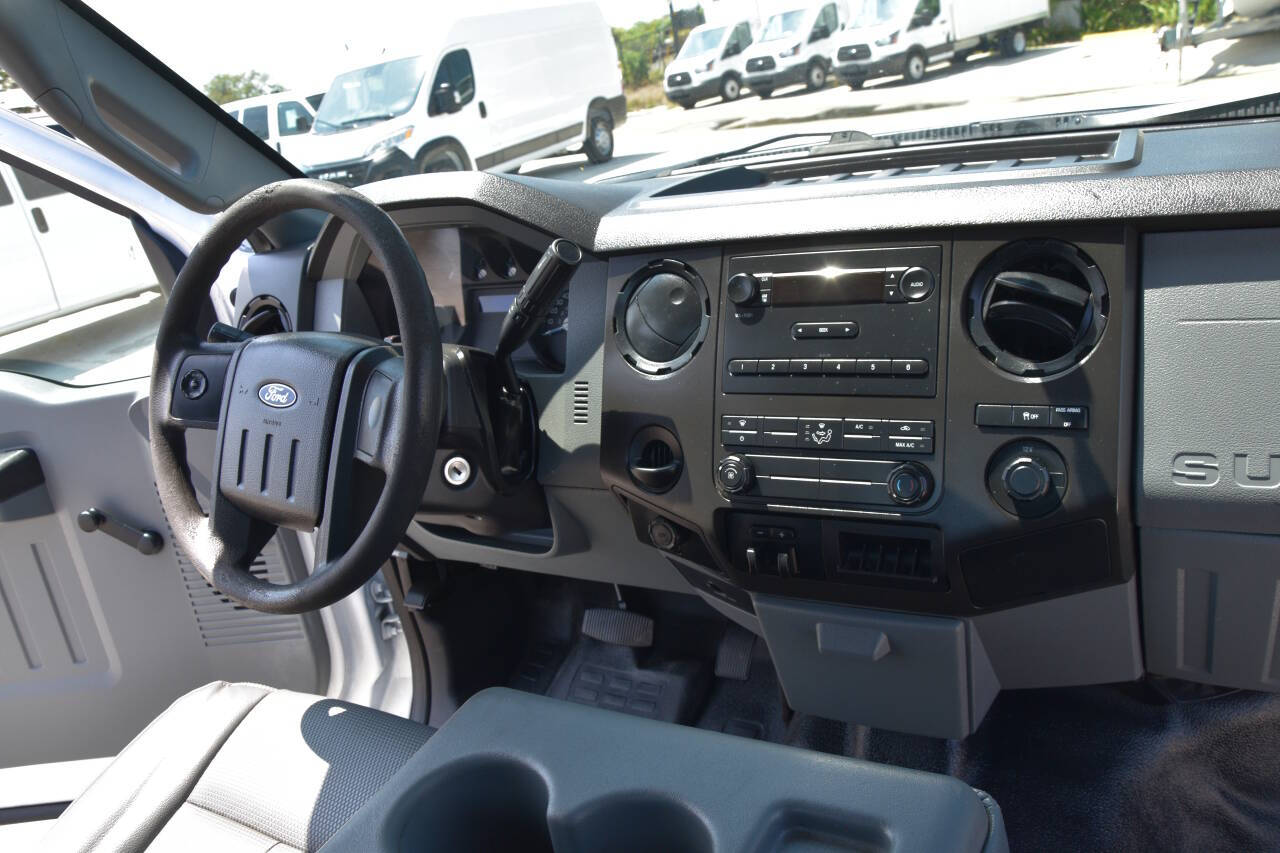 Vehicle image 14 of 15