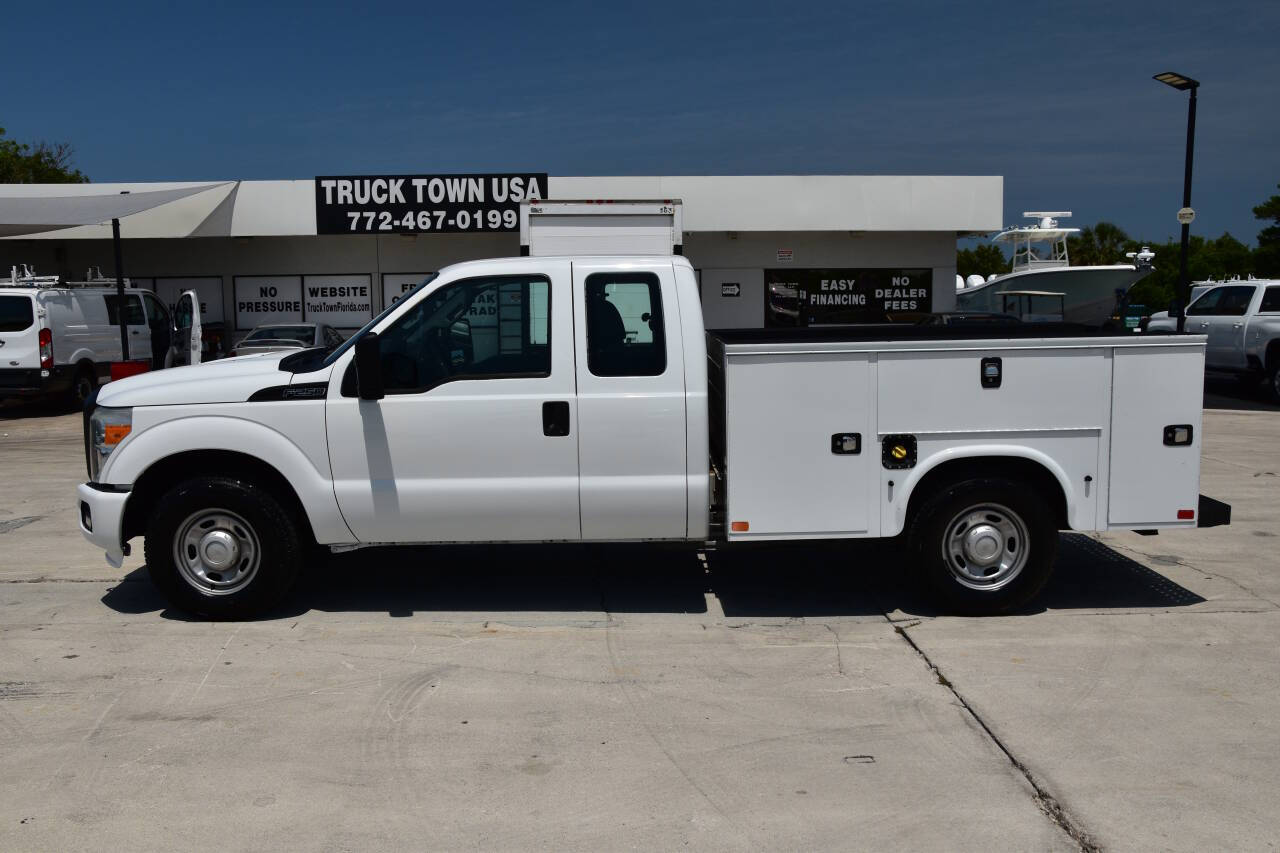 Vehicle image 10 of 15