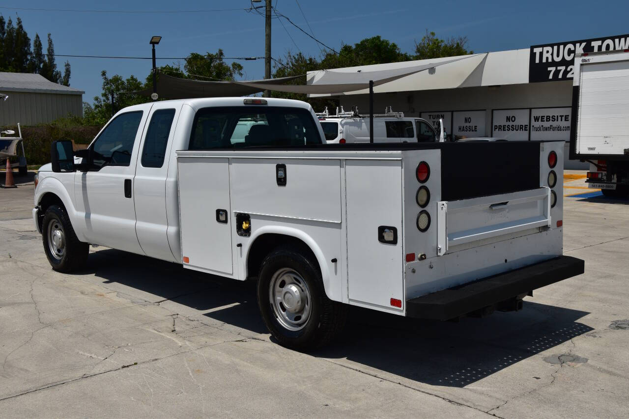 Vehicle image 8 of 15