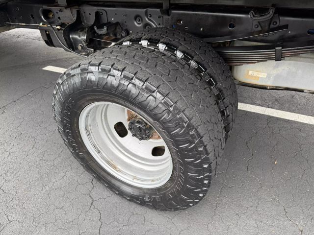 Vehicle image 13 of 27
