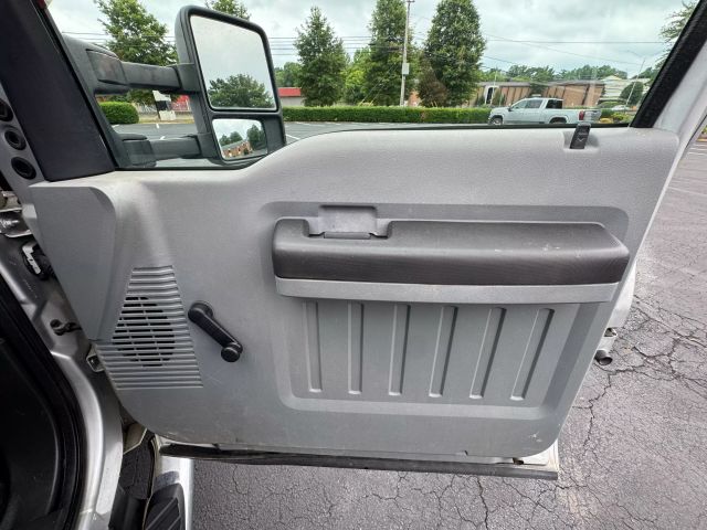 Vehicle image 23 of 27