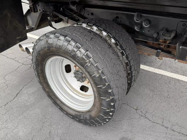 Vehicle image 14 of 27