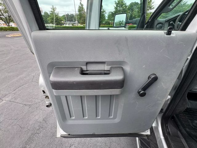 Vehicle image 19 of 27