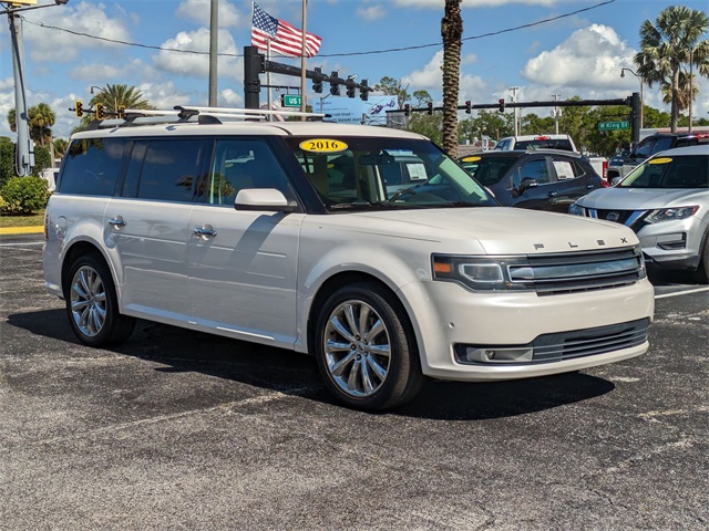 Vehicle image 3 of 32